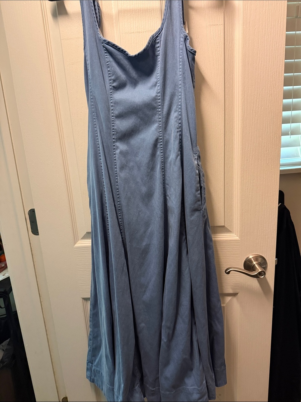 Elegant Sleeveless Maxi Dress in Dusty Blue